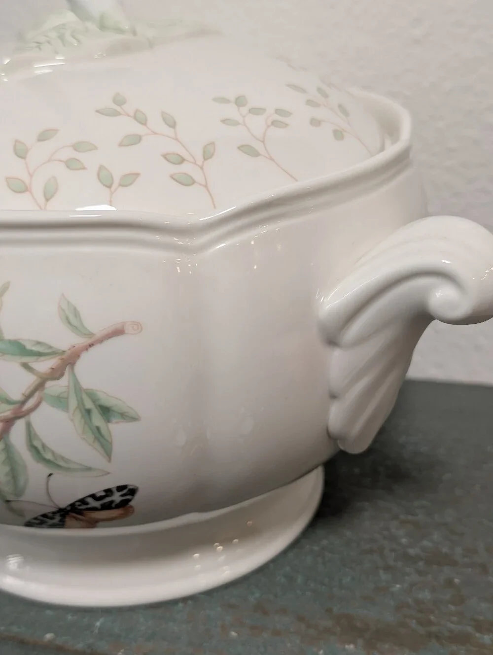 Lenox Butterfly Meadow Covered Casserole Serving Dish with Flower Finial Vintage